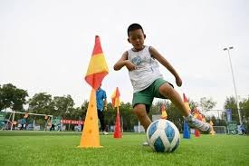 皇马崩盘？3天丢2冠+仓促解雇阿隆索！名宿批老佛爷：问题在球员