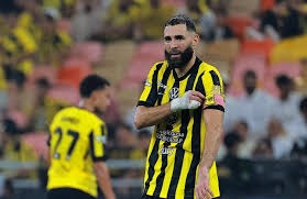 《黎明飞驰》“赛道疾驰”版本12.5上线！两大神车降临，五大传奇赛道解锁！