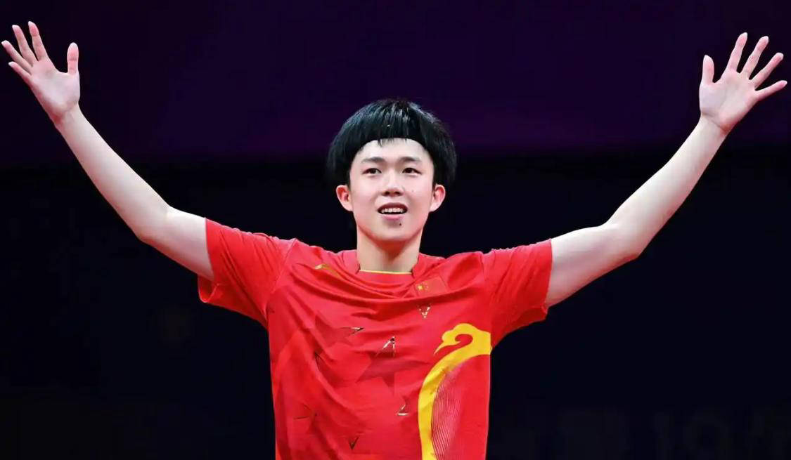 由于身高劣 由于身高劣